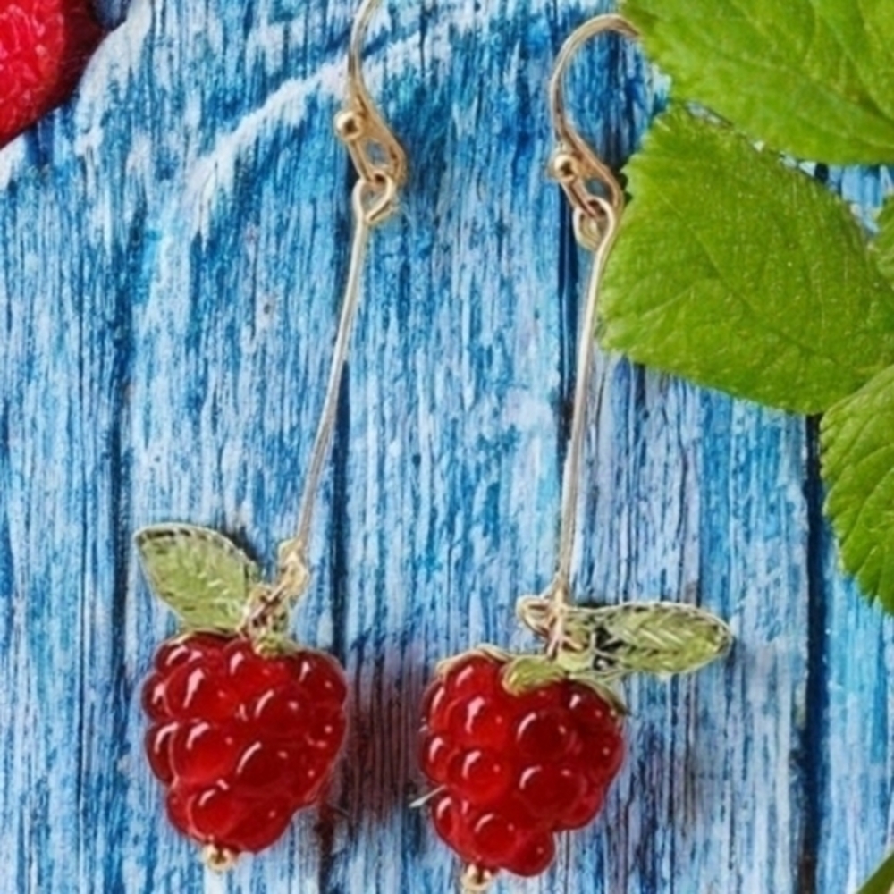 MODCLOTH MOD RASPBERRY DROP EARRINGS 1